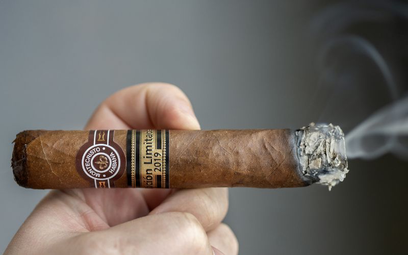 Thương hiệu xì gà Montecristo là một trong những thương hiệu cigar nổi tiếng nhất