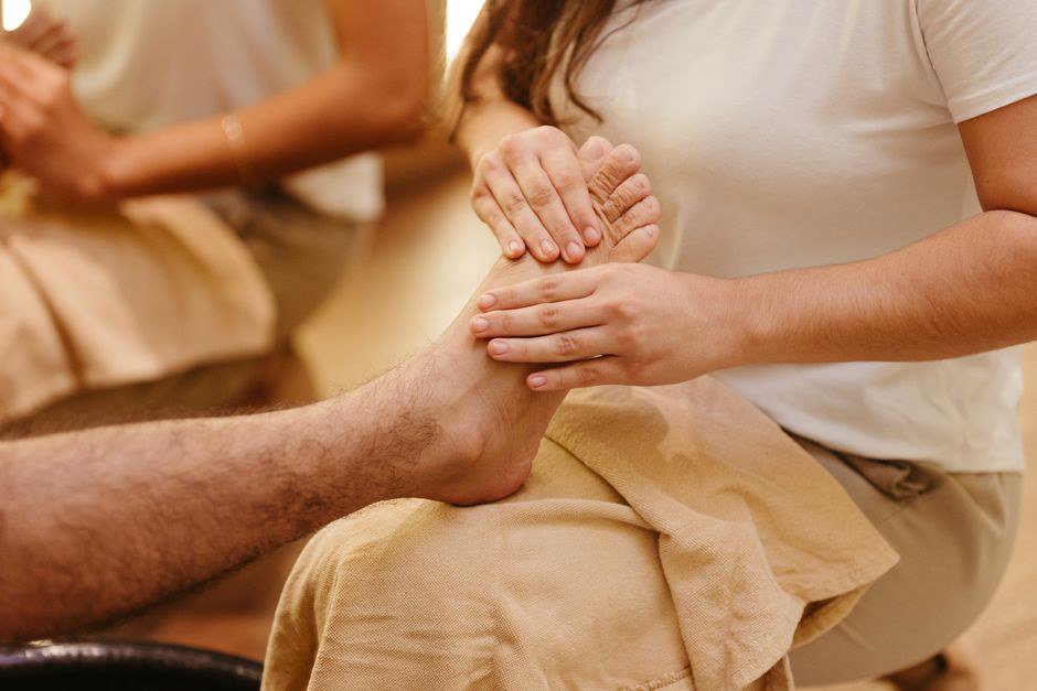 Foot massage sài gòn và giải pháp phục hồi cho đôi chân đi bộ nhiều