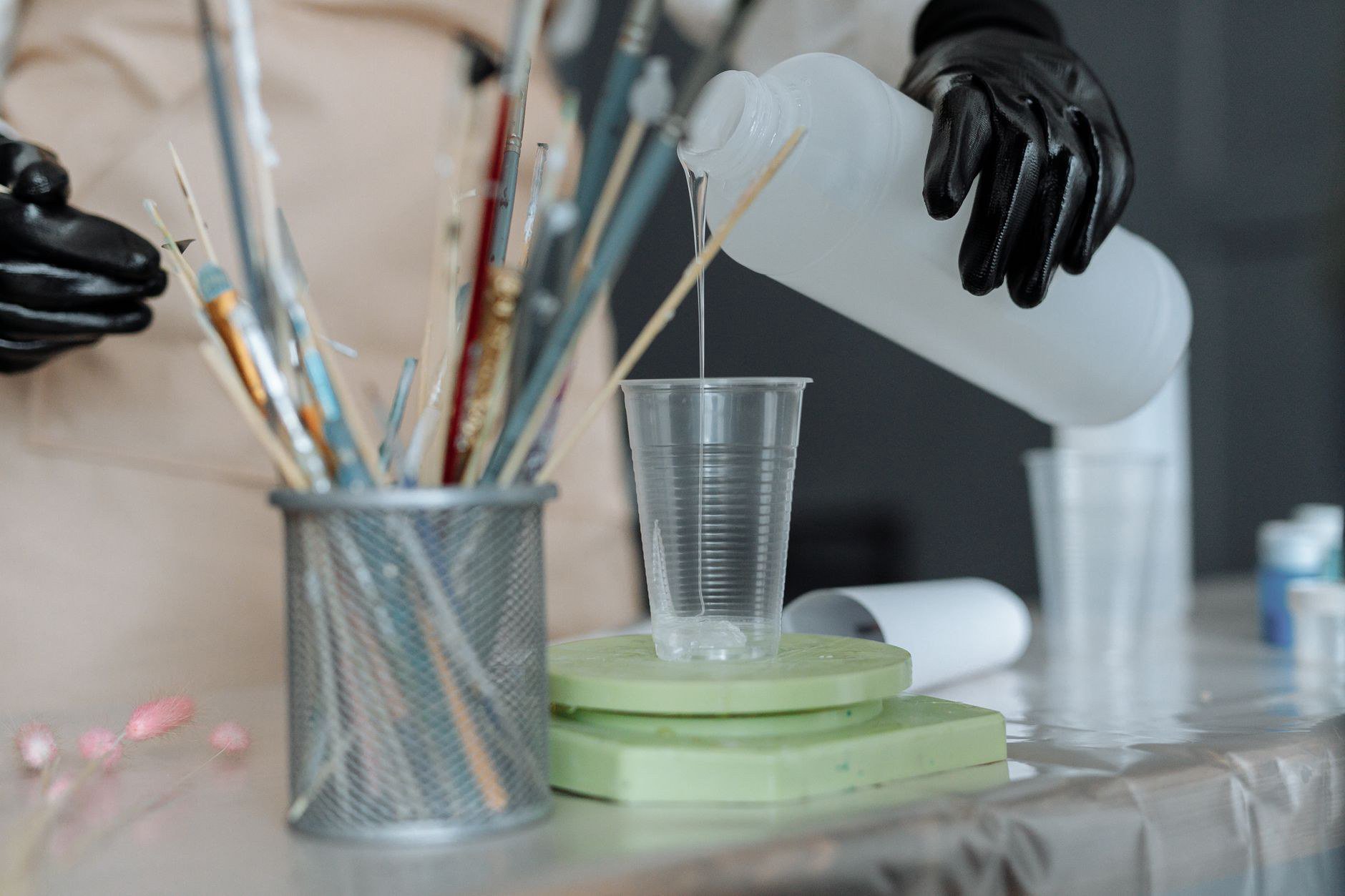 Sơn Epoxy Tự San Phẳng Khác Sơn Epoxy Thường Ở Điểm Nào
