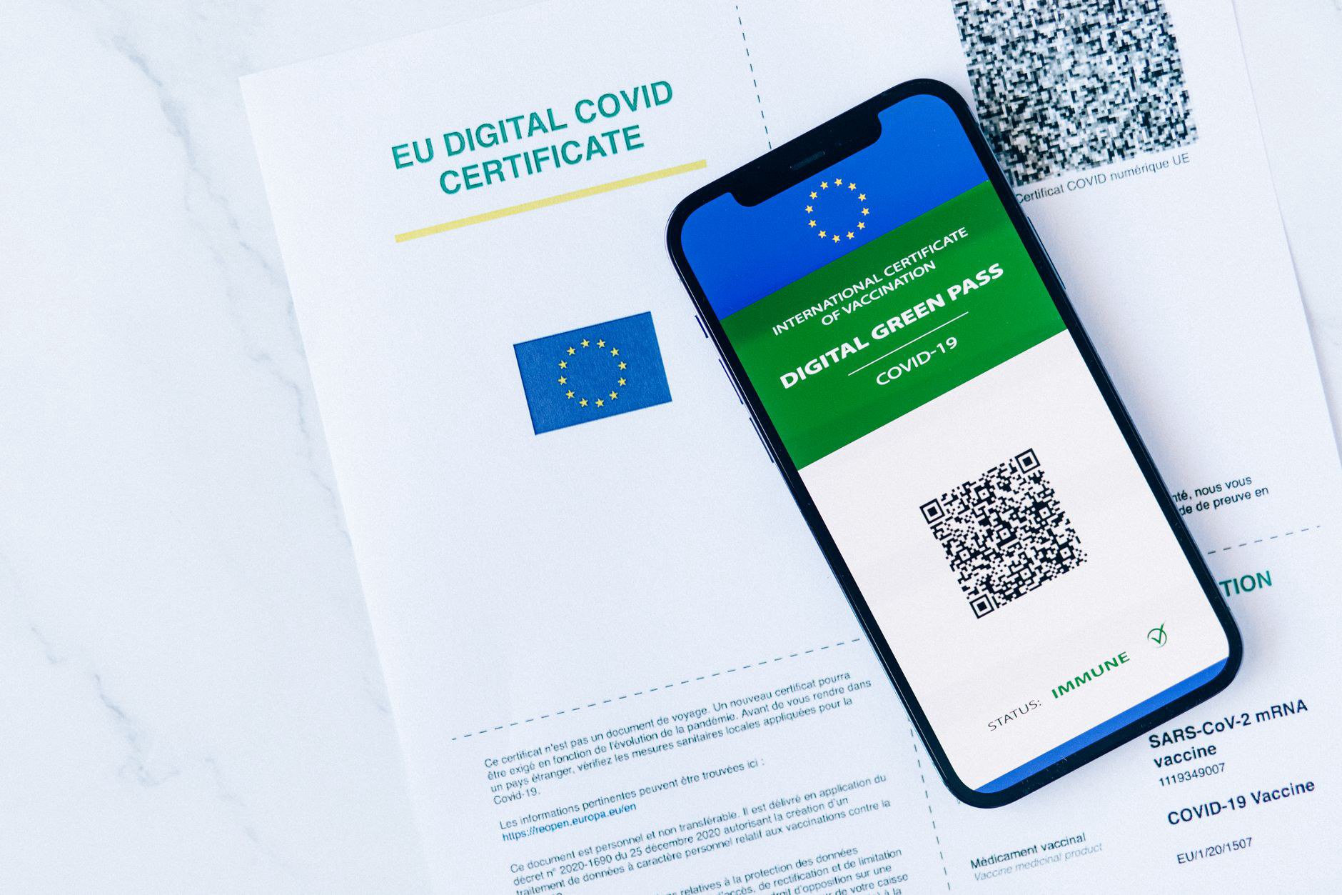 Kiểm Tra Tem Chống Hàng Giả Và Mã QR Trước Khi Nhận Hàng